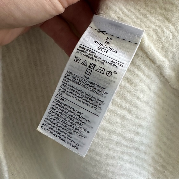 Banana Republic cream sweater - Picture 5 of 5